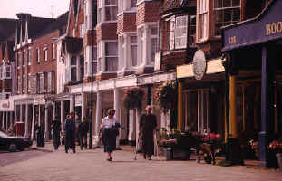 marlstreet6.jpg (39671 bytes)