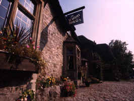waggonpub1.jpg (43320 bytes)